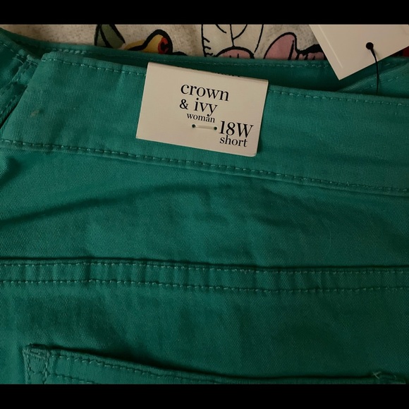 Crown & Ivy women’s size 18 wide short green pants (nwt) - Picture 4 of 4